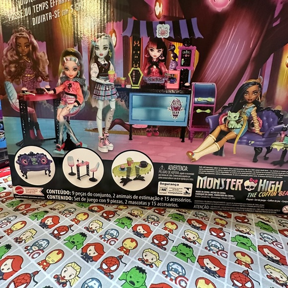 Viral NIB Monster High The Coffin Bean FULL PLAYSET! - Picture 2 of 6